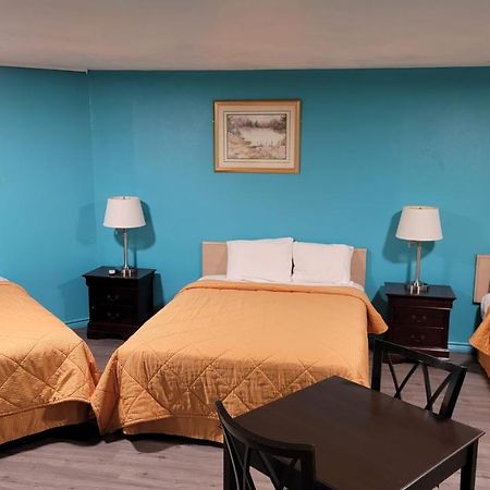 Trade Winds Motel 柴尔德里斯 外观 照片