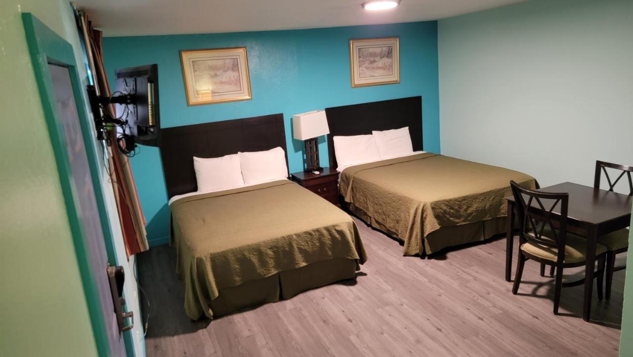 Trade Winds Motel 柴尔德里斯 外观 照片