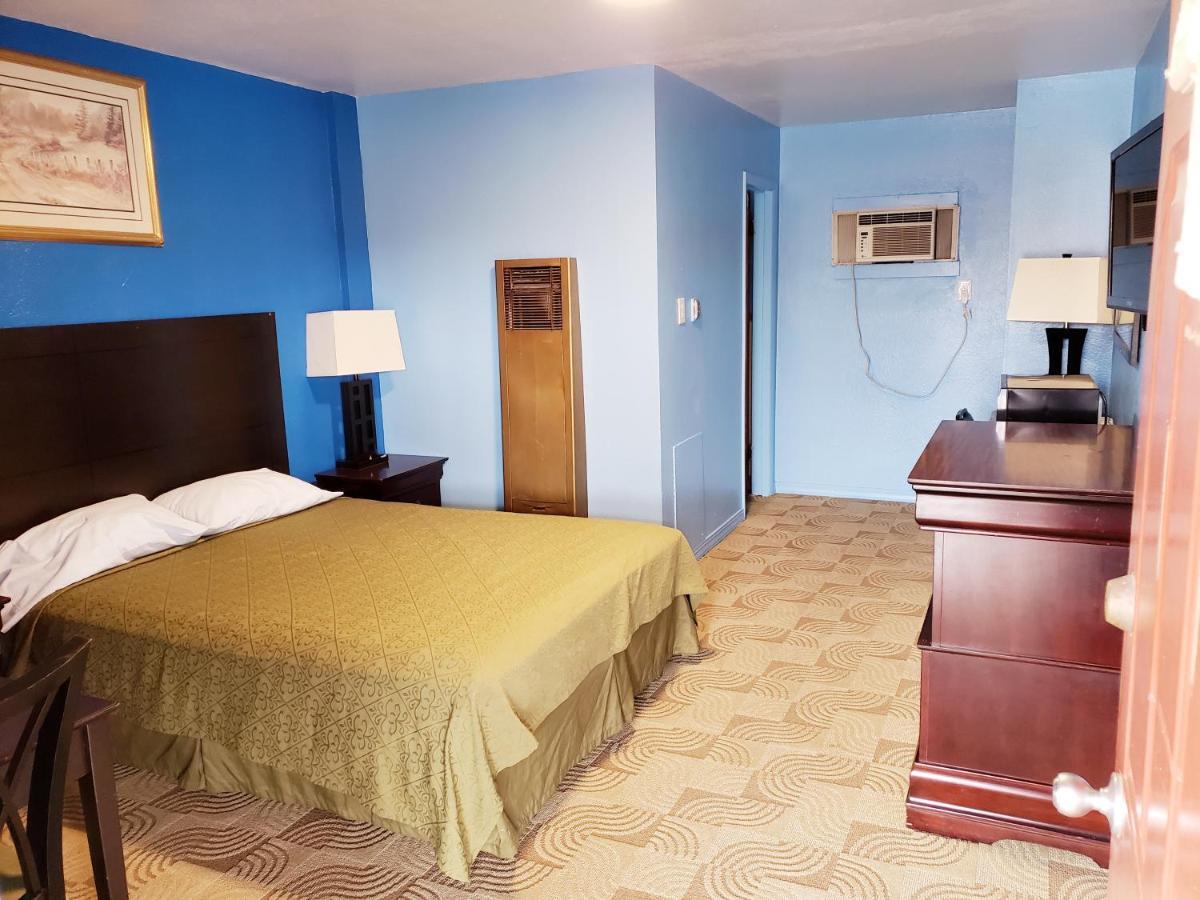 Trade Winds Motel 柴尔德里斯 外观 照片