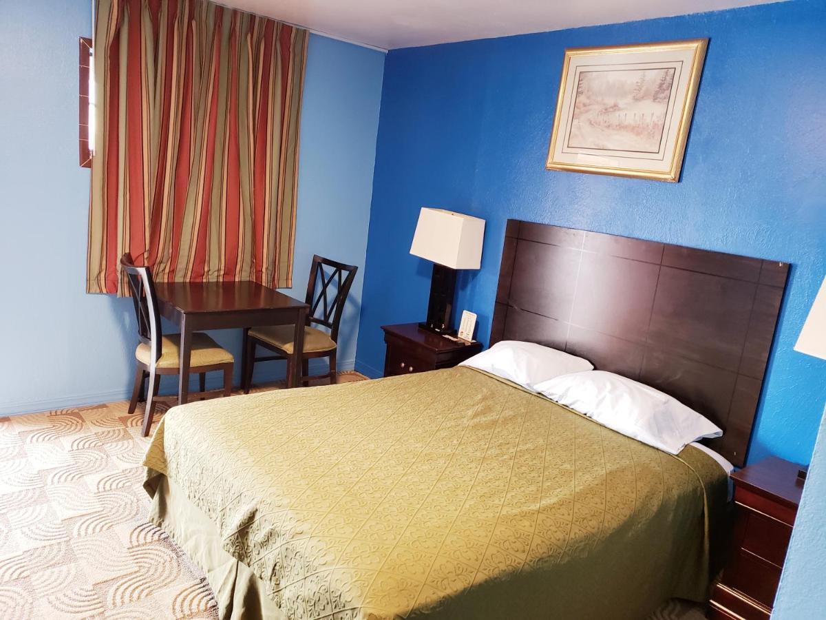 Trade Winds Motel 柴尔德里斯 外观 照片